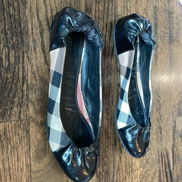 Authentic Burberry leather ballet flats size 38 - Picture 3 of 5